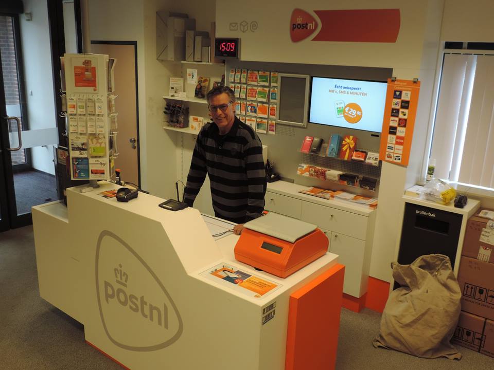 fred-terwijn-asto-office-equipment-postnl-business-punt-cuijk-retailer-van-de-maand-maasvallei-netwerk
