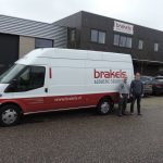 louis-en-richard-brakels-brakels-stofferingen-acoustic-solutions-boxmeer-bedrijfsbus-maasvallei-netwerk