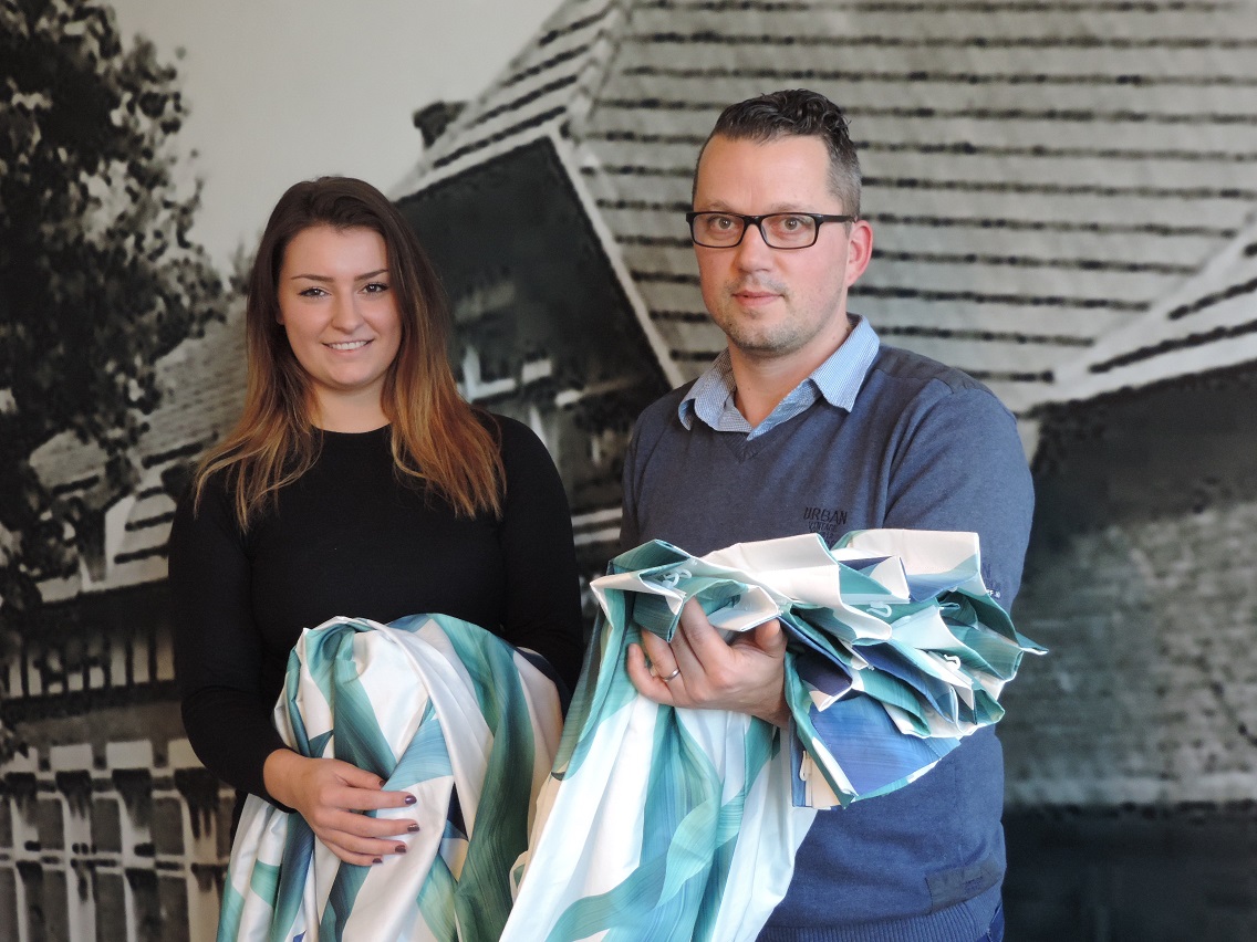 huisstijl-makelaar-jeroen-philipse-rijkevoort-aan-woord-en-exterieur-bedrijven-eigen-ontwerpen-printen