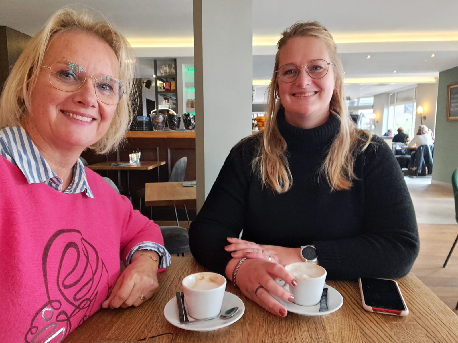 Linda Hoitinga en Susanne Nielen