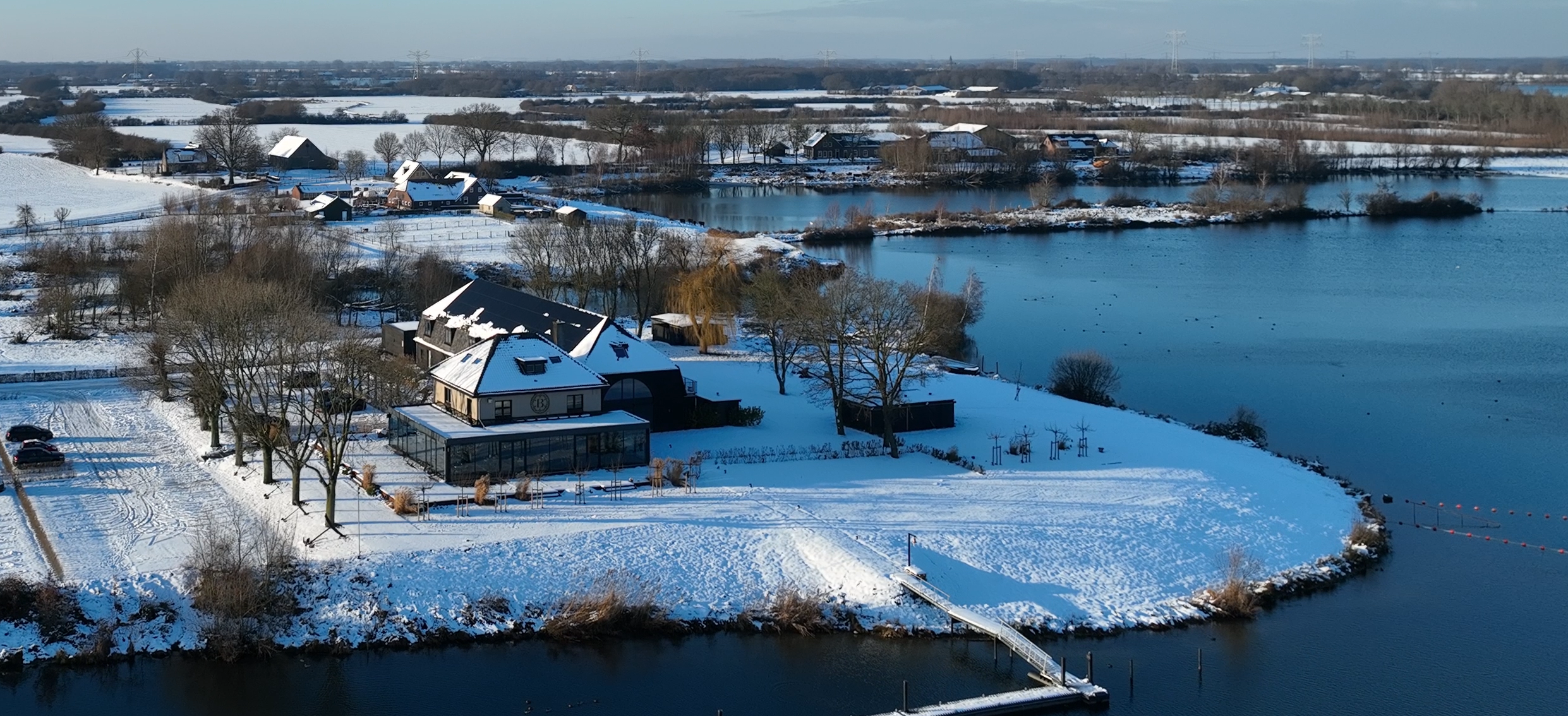 Bungelaer in de sneeuw